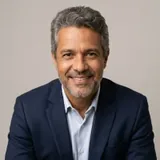 André, 49 · BH